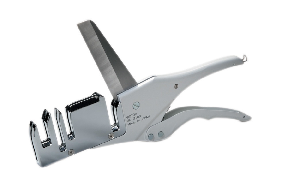 Cutter for cable tray